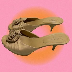 vintage chanel crochet beige open toe pumps